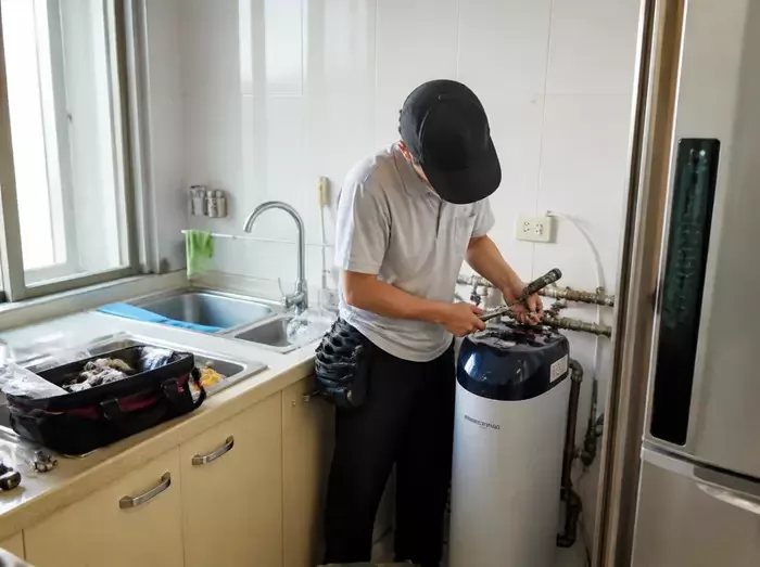 高雄公寓廚房全戶軟水安裝工程｜添源淨水案例