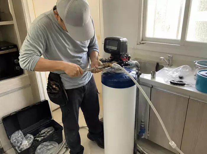 高雄公寓廚房全戶軟水安裝工程｜添源淨水案例