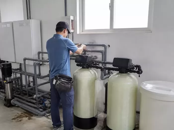 高雄行政大樓全戶軟水安裝工程｜地下室機房｜添源淨水案例